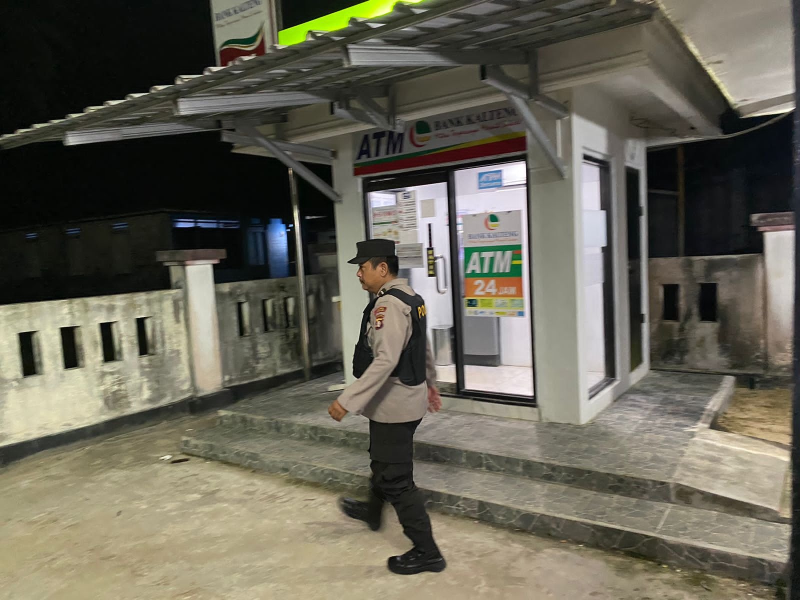 Pastikan Wilayah Hukunya Tetap Aman,  Polsek Tewah Patroli Malam Hari