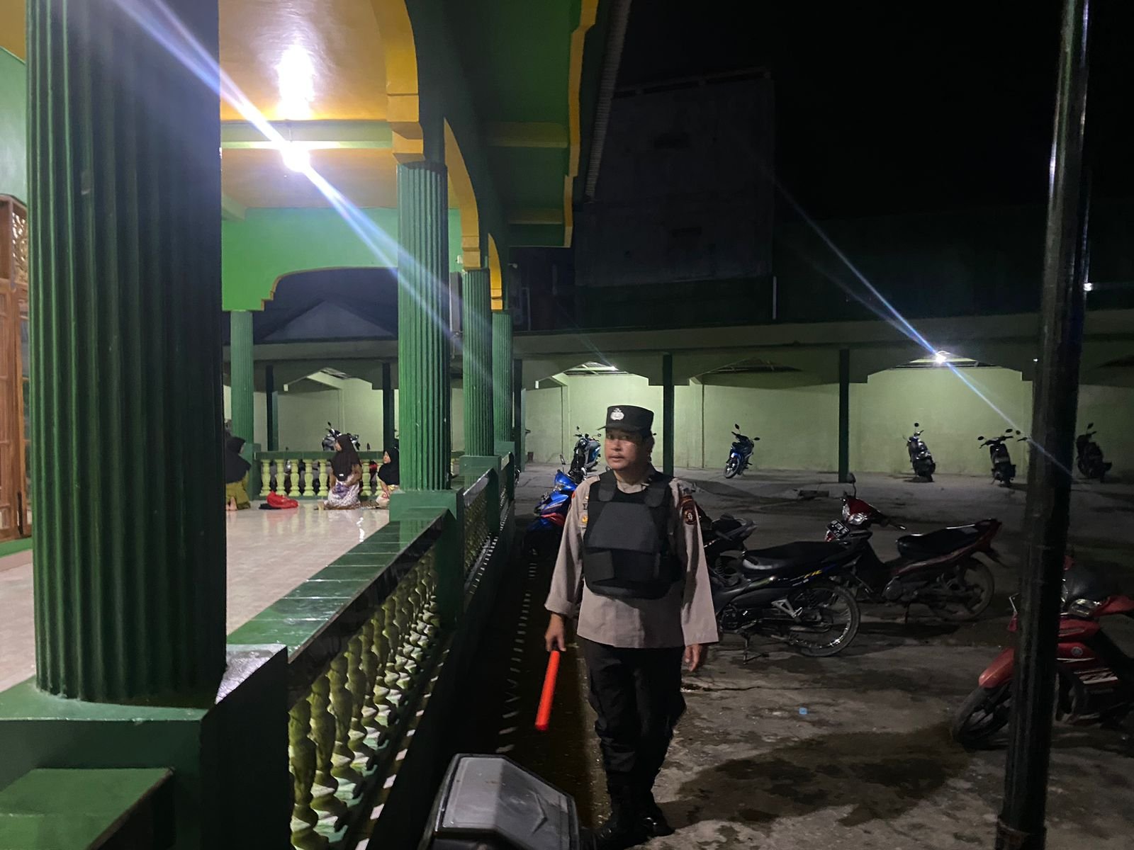 Tingkatkan Keamanan Dibulan Suci Ramadan, Polsek Tewah Gelar Pengamanan Sholat Tarawih