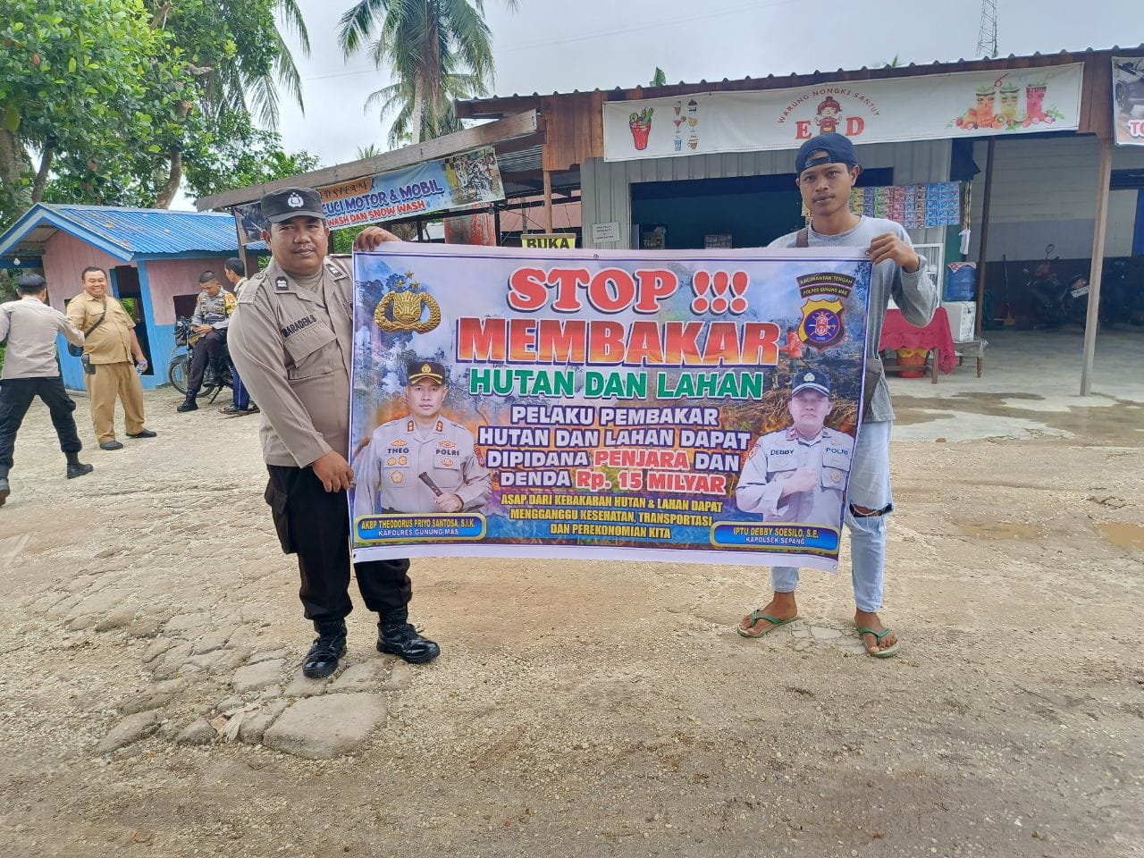 Bhabinkamtibmas Polsek Sepang Perkuat Sosialisasi Bahaya Kebakaran Hutan