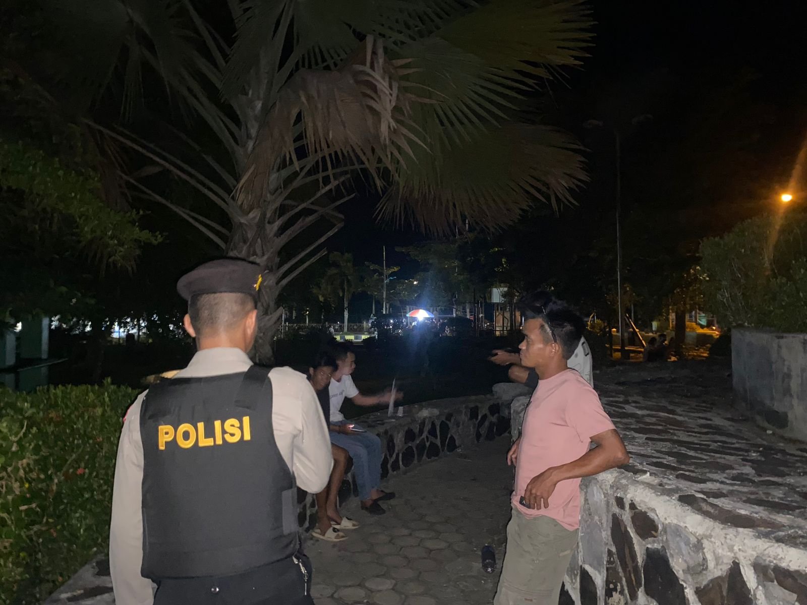 Satuan Samapta Polres Gunung Mas Jaga Keamanan dengan Patroli Malam Hari