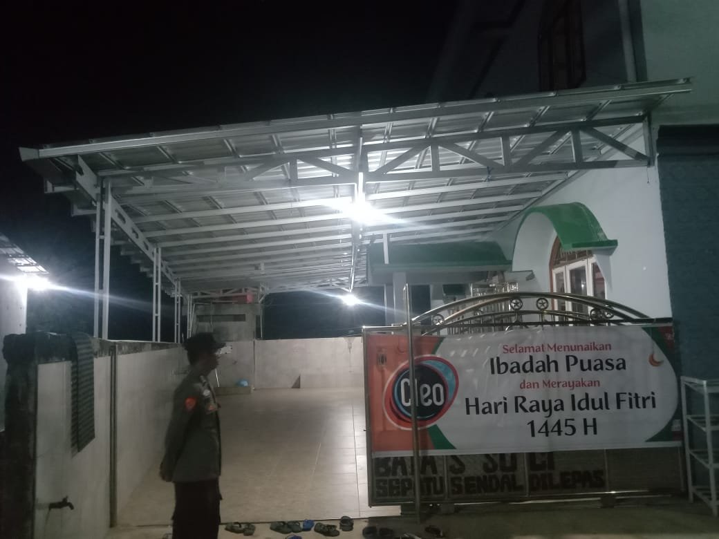 Polres Gunung Mas Rutin Menempatkan Personelnya  Melaksanakan Pengamanan Sholat Tarawih