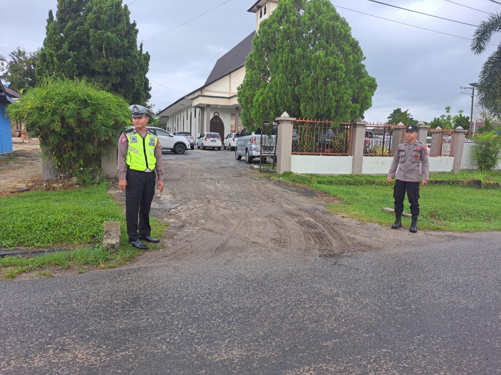 Polres Gunung Mas Tempatkan Personel di Gereja Saat Perayaan Paskah untuk Cegah Terjadinya Kejahatan