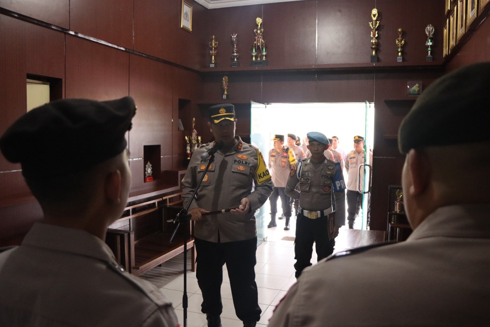 Kapolres Gunung Mas Beri Arahan Penting Bagi Petugas Jaga Tahanan