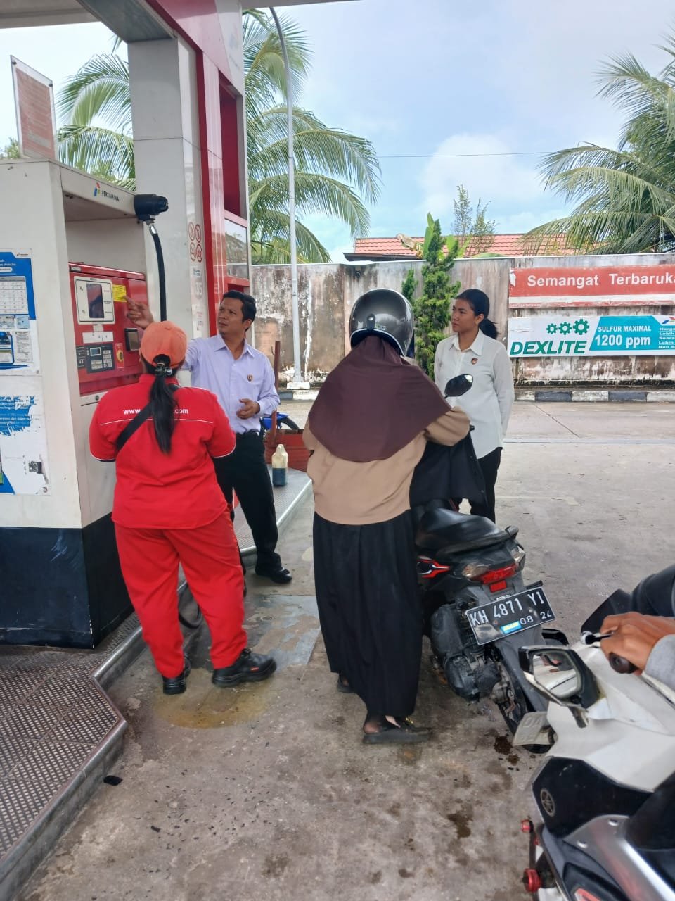 Polres Gunung Mas Rutin Lakukan Pemantauan di SPBU untuk Antisipasi Kecurangan Pengisian BBM Jelang Mudik Lebaran