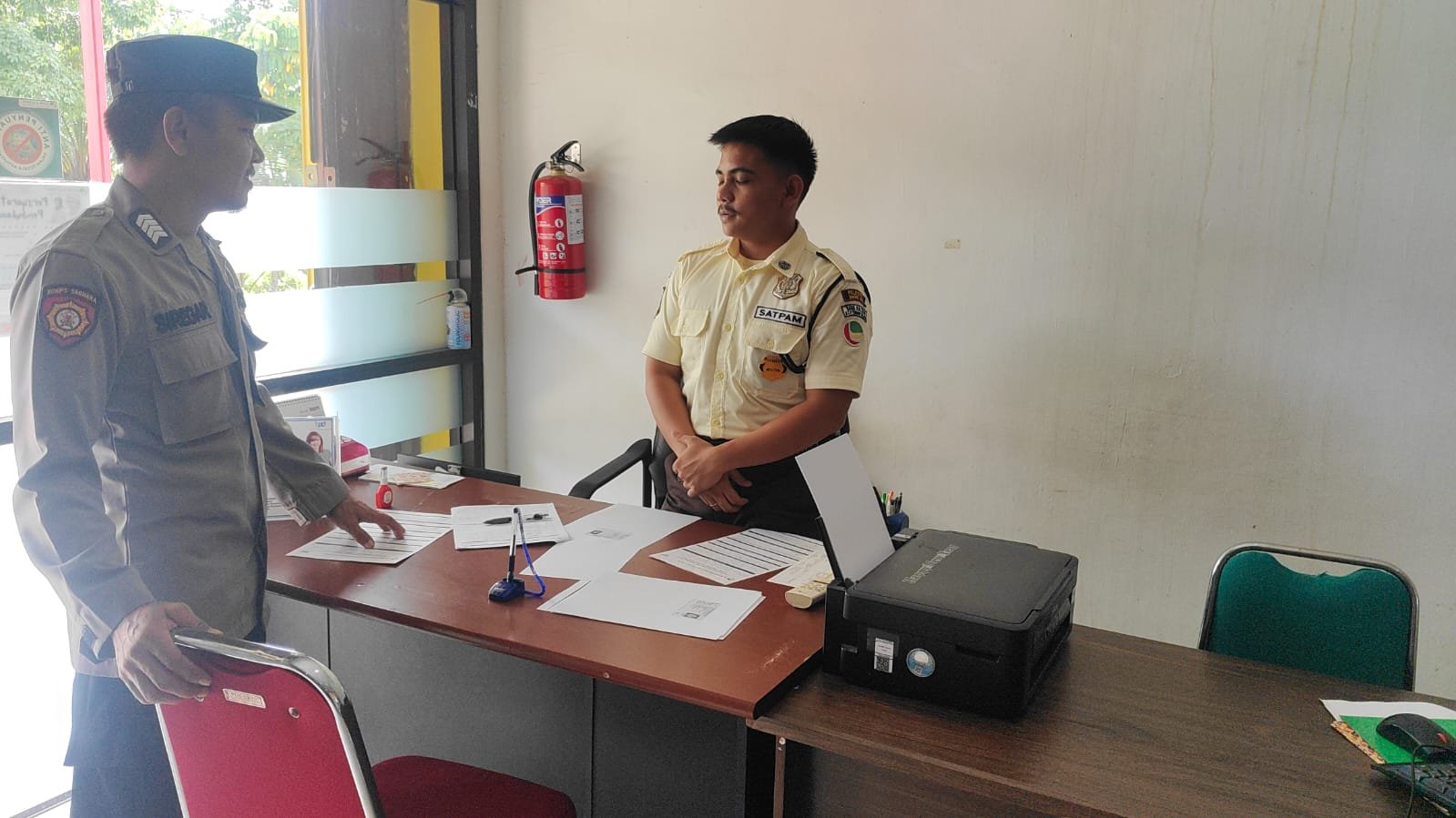 Polsek Manuhing Intensifkan Patroli Dialogis untuk Pengamanan Objek Vital