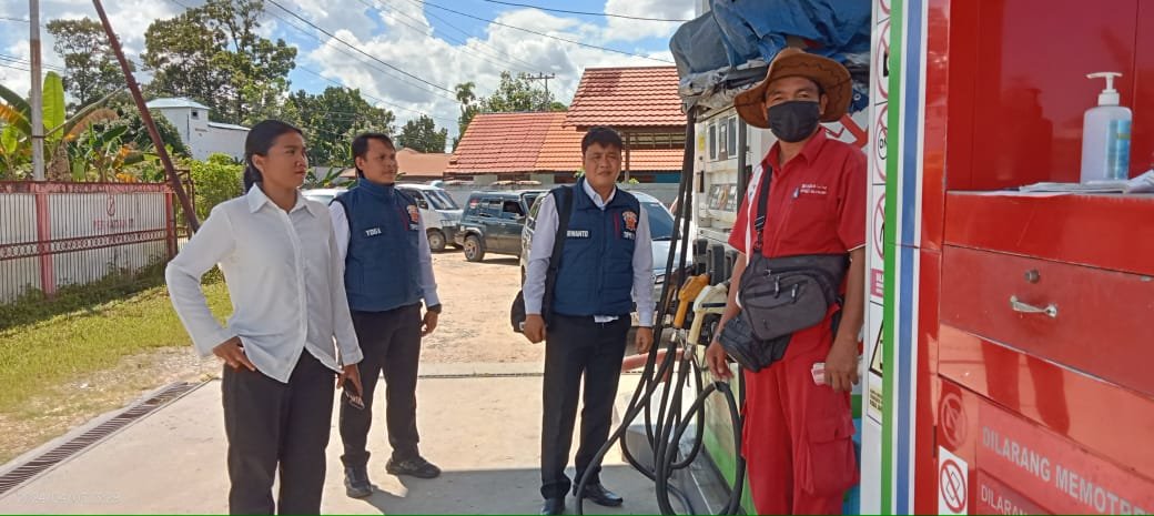 Jelang Mudik Lebaran, Satreskrim Polres Gunung Mas Secara Rutin Lakukan Pengecekan SPBU