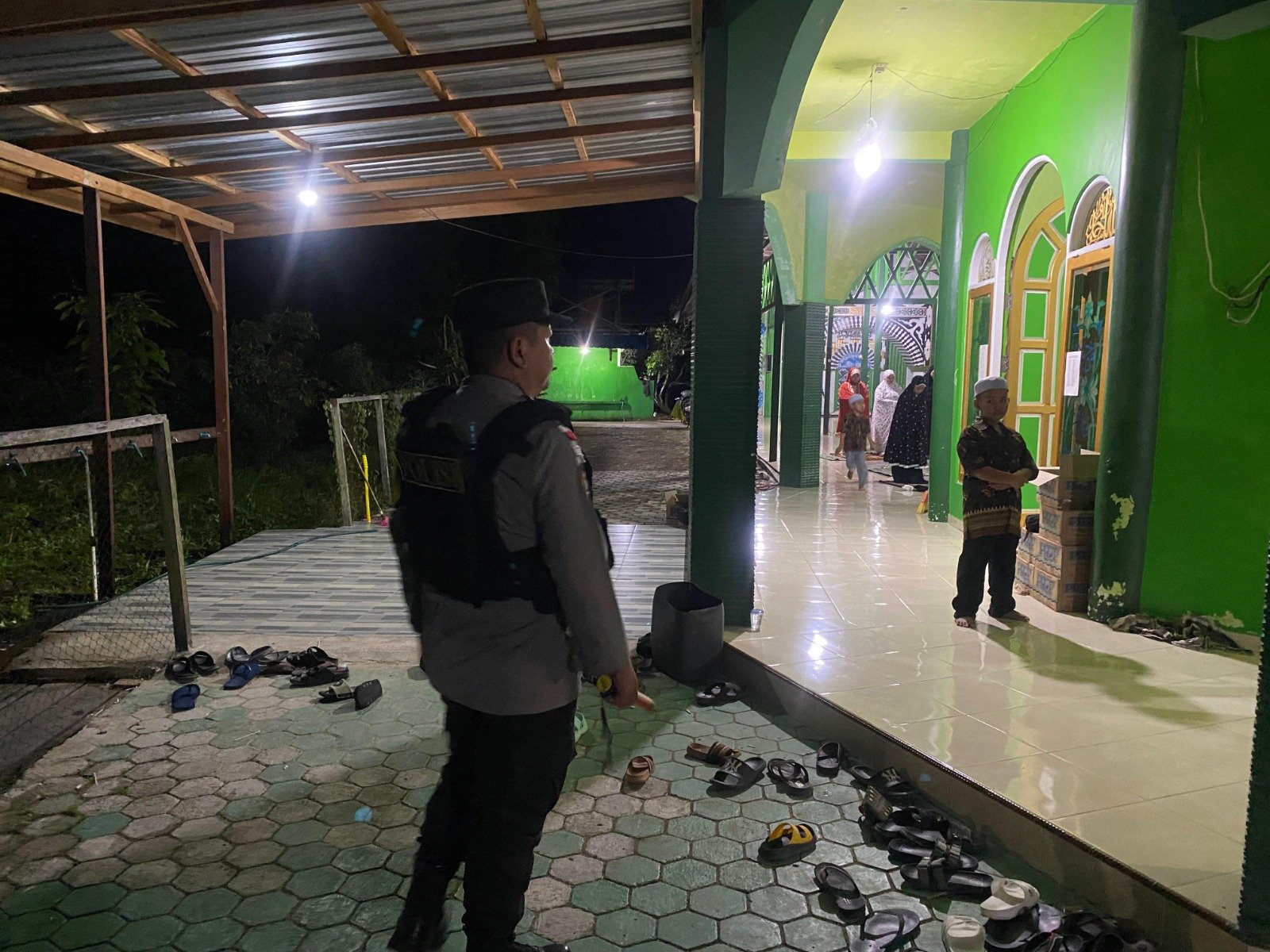 Tingkatkan Keamanan Dibulan Suci Ramadan, Polsek Tewah Gelar Pengamanan Sholat Tarawih