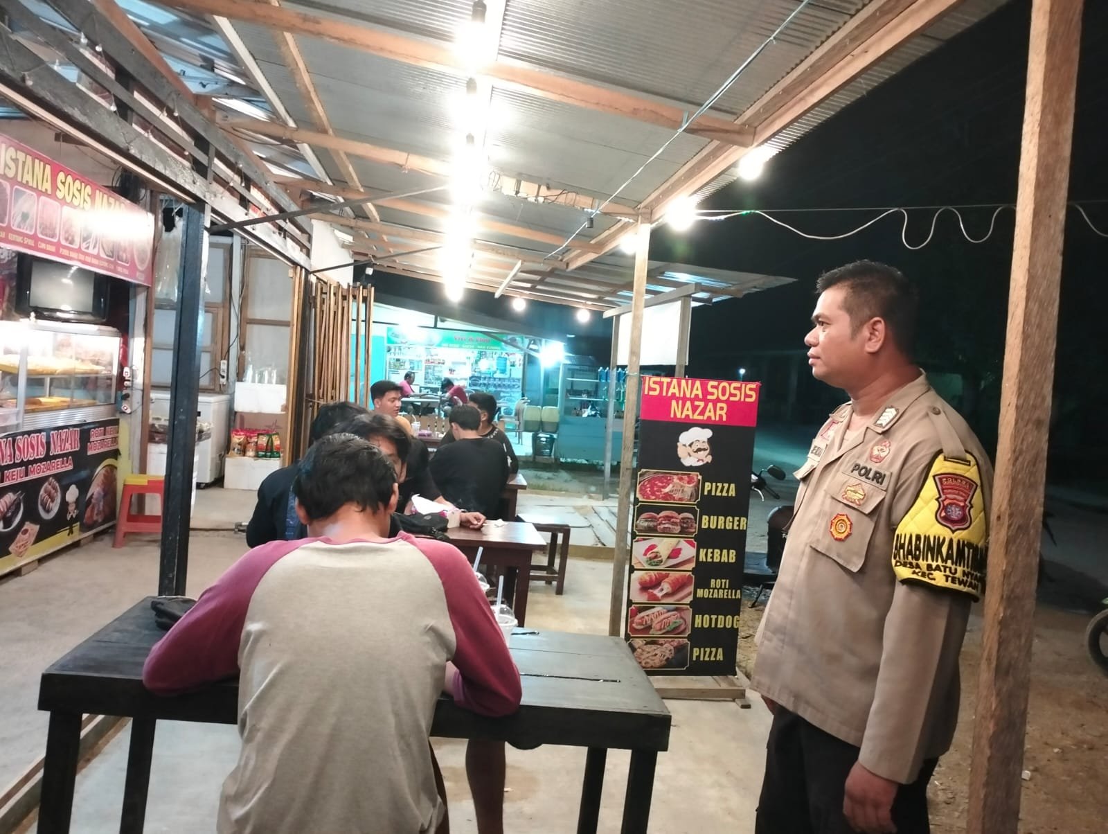 Pastikan Wilayah Hukunya Tetap Aman,  Polsek Tewah Patroli Malam Hari