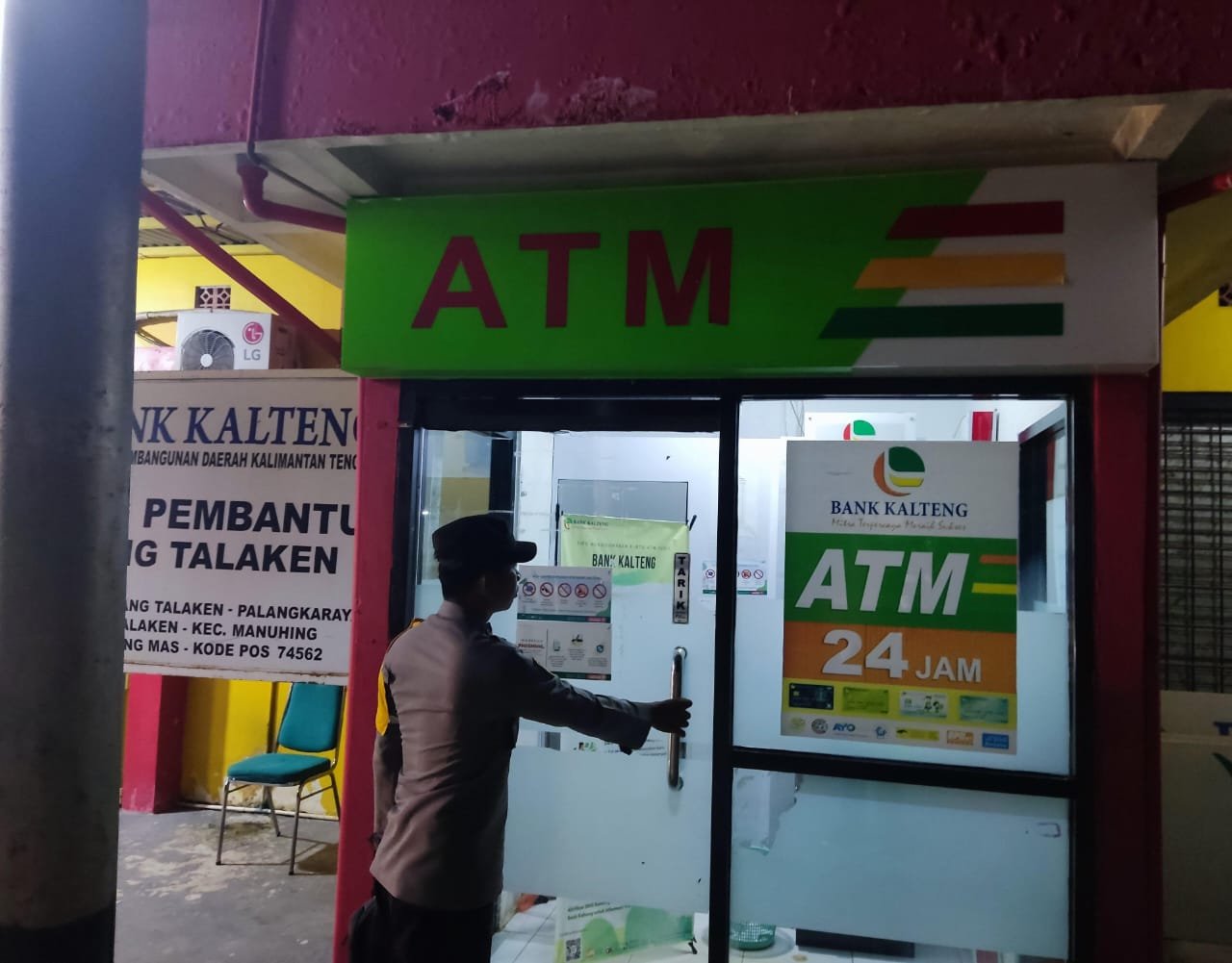 Polsek Manuhing Patroli Malam Hari, Pastikan Wilayah Hukunya Tetap Aman