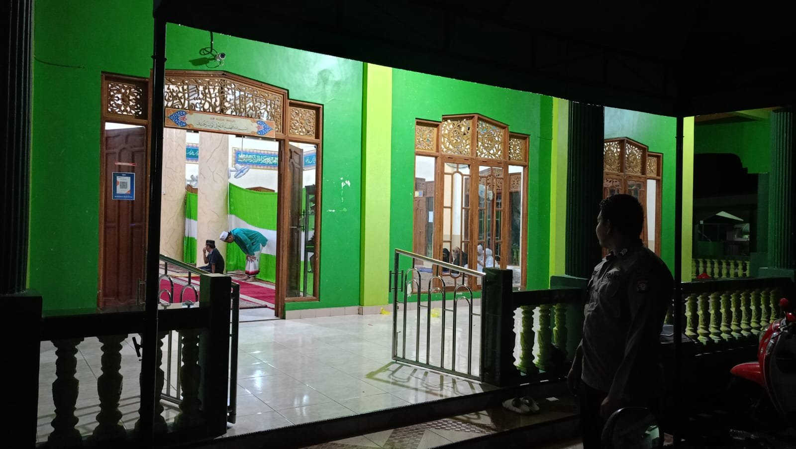 Tingkatkan Keamanan Dibulan Suci Ramadan, Polsek Tewah Gelar Pengamanan Sholat Tarawih