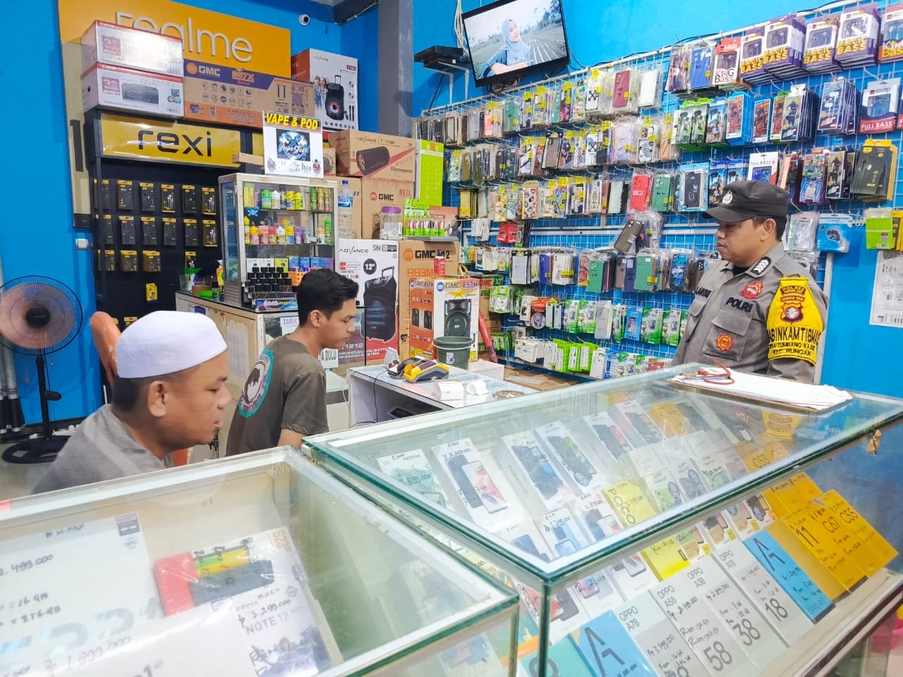 Personel Polsek Rungan Patroli Malam Hari, Cegah Gangguan Kamtibmas