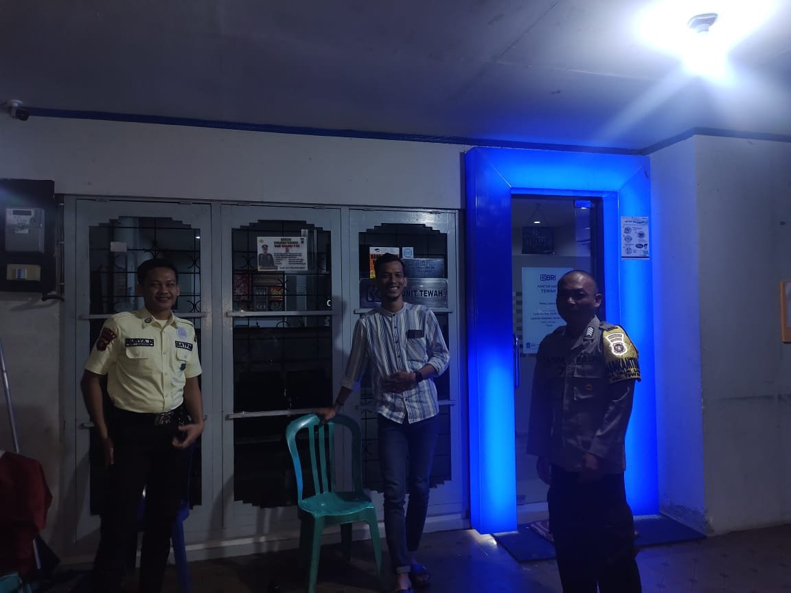 Pastikan Wilayah Hukunya Tetap Aman,  Polsek Tewah Patroli Malam Hari