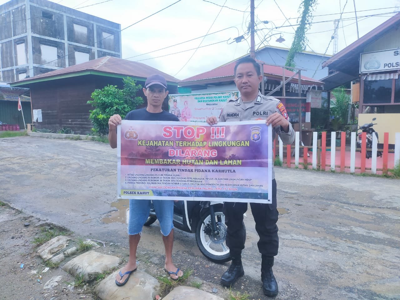 Upaya Personel Polsek Kahut dalam Meminimalisir Kebakaran Hutan dan Lahan