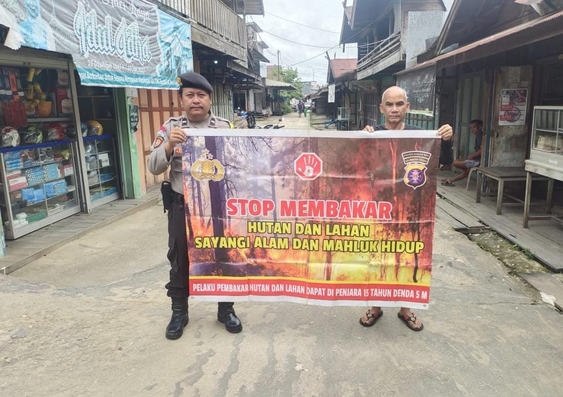 Personel Polsek Tewah Gencar Sosialisasi Bahaya Kebakaran Hutan dan Lahan