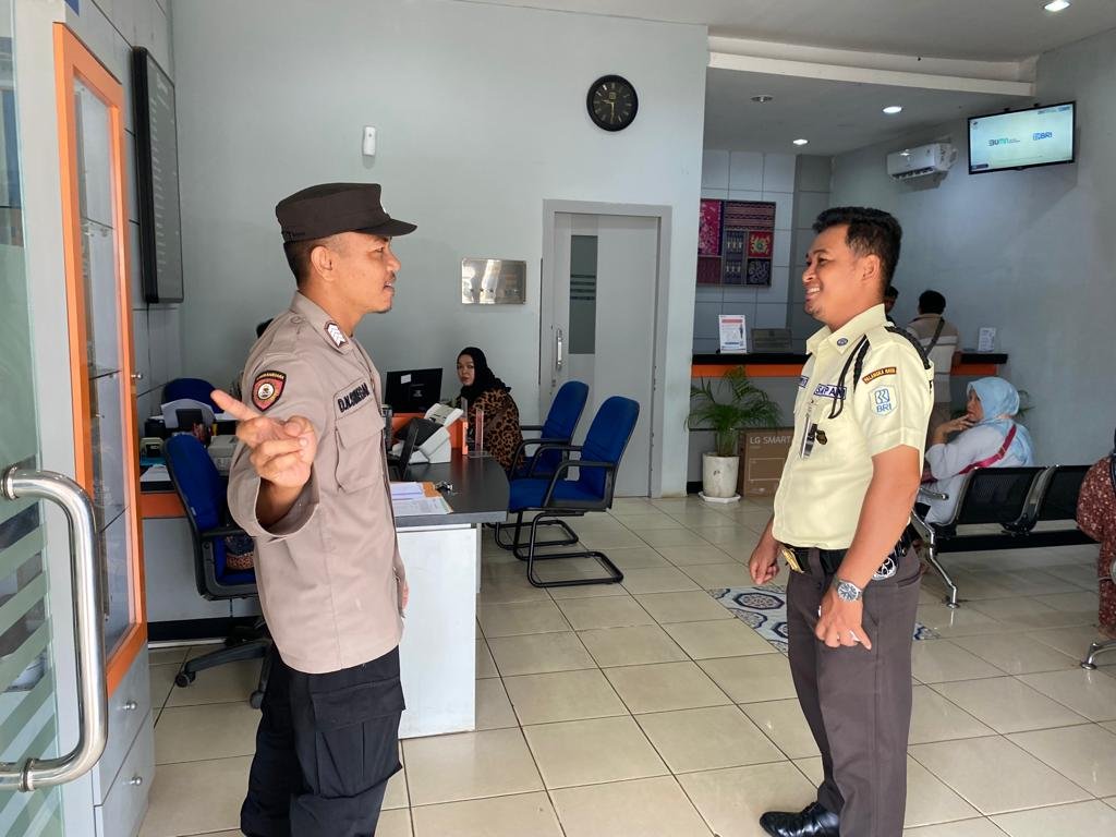 Patroli Kryd Obvit Polsek Manuhing Jaga Keamanan di Tumbang Talaken