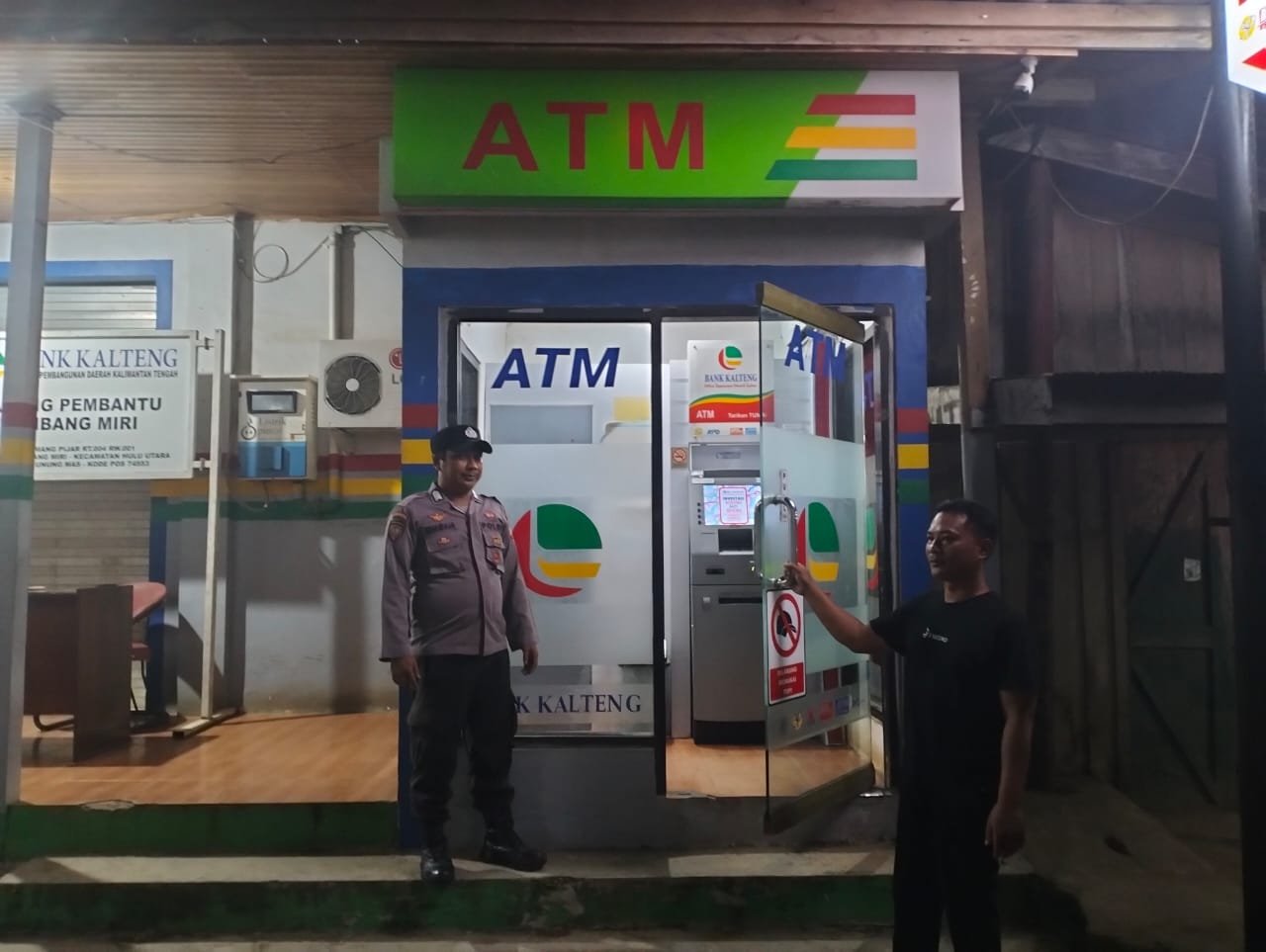 Pastikan Wilayah Hukunya Tetap Aman,  Polsek Tewah Patroli Malam Hari