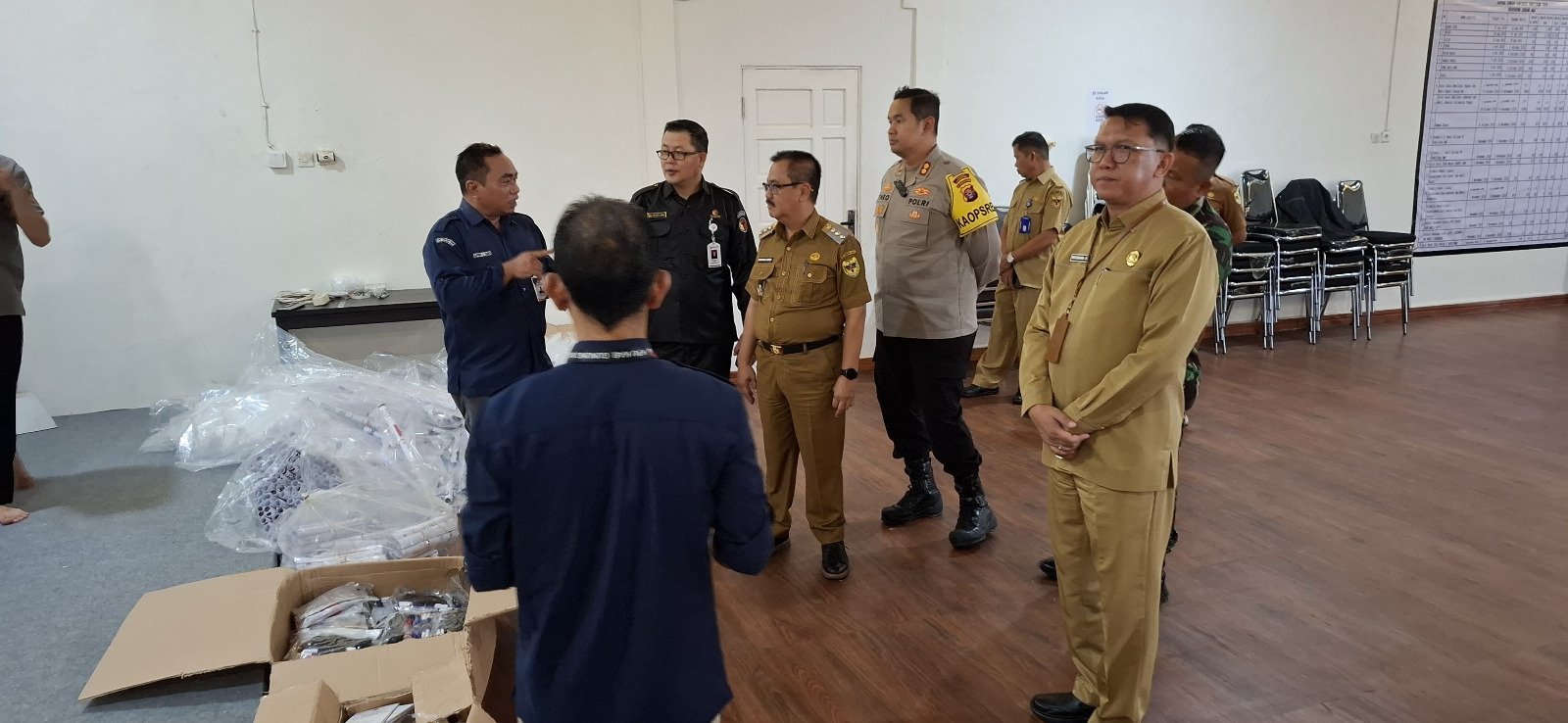 Polres Gunung Mas Kawal Logistik Pilkada 2024, Pj. Bupati Pastikan Kesiapan Distribusi di Gunung Mas