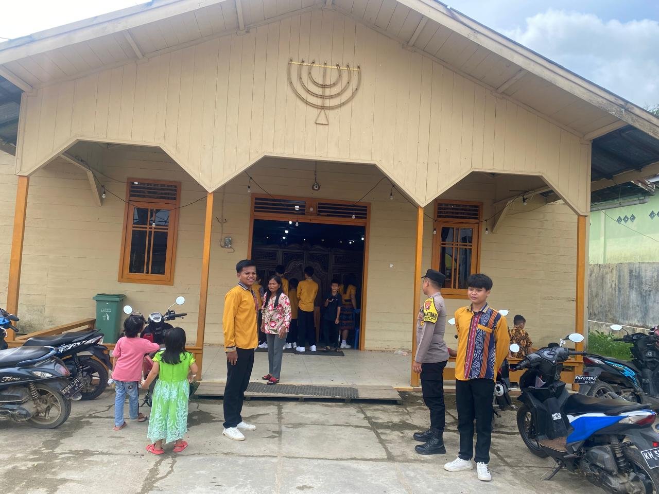 Jamin Ibadah Minggu Berjalan Aman dan Khusyuk, Polsek Tewah Gelar Patroli di Sejumlah Gereja