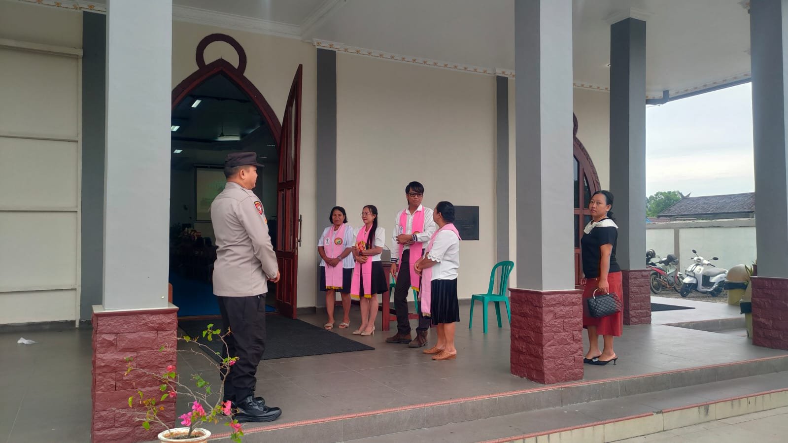 Jamin Ibadah Aman di Hari Minggu, Polsek Kurun Sisir Gereja Hingga Feri Penyebrangan